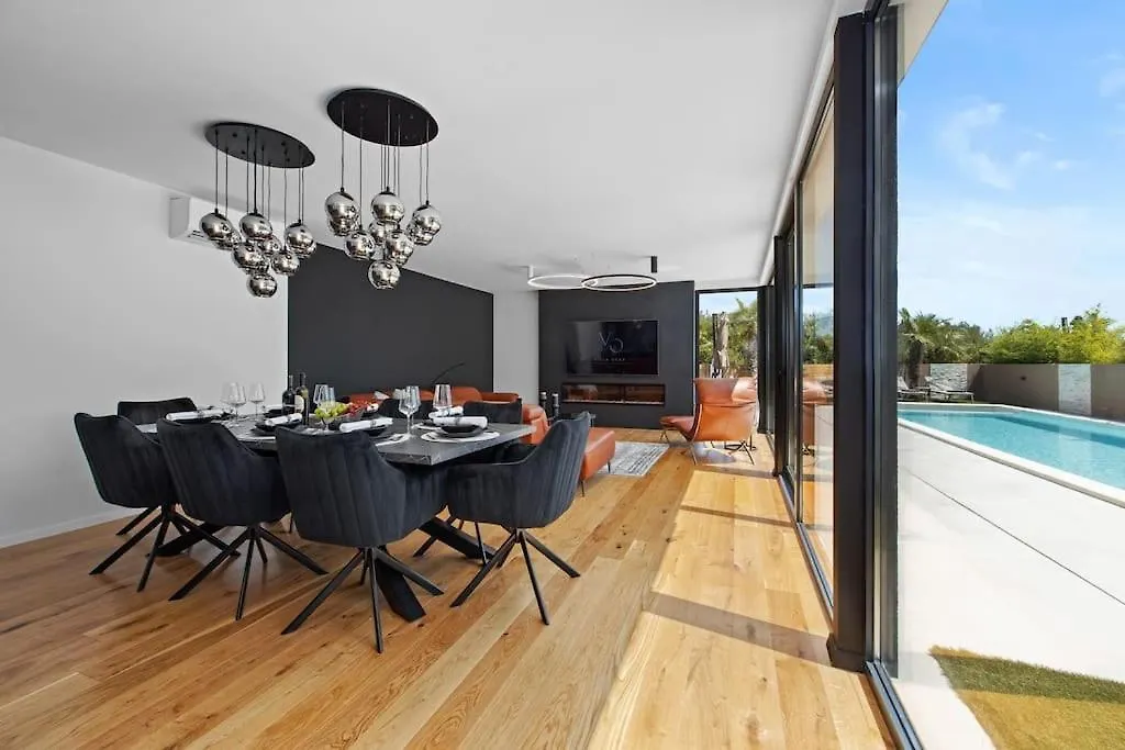 Villa Osea 40 M2 Pool, Sauna, 4 En-Suite Bedrooms Medulin Croatia