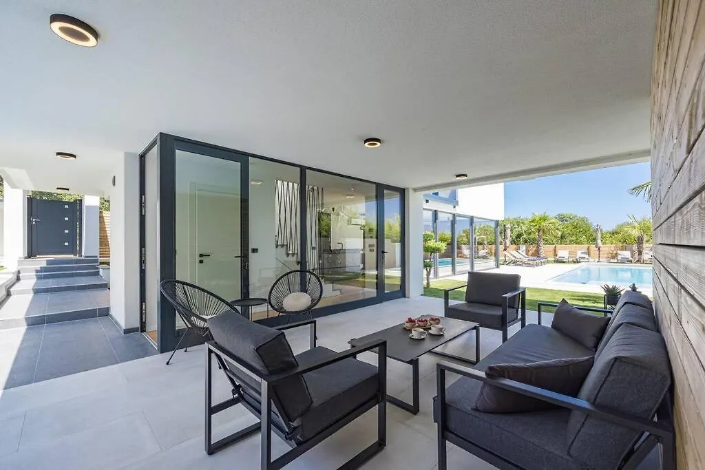 Villa Osea 40 M2 Pool, Sauna, 4 En-Suite Bedrooms Medulin