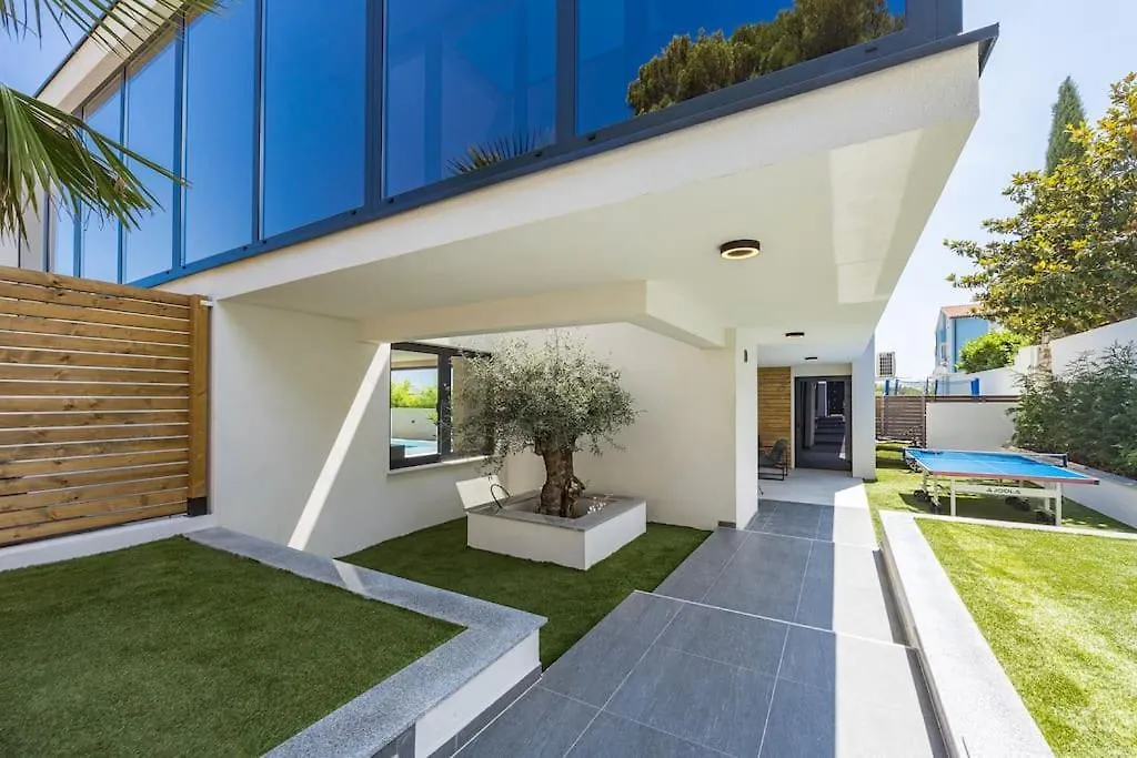 Villa Osea 40 M2 Pool, Sauna, 4 En-Suite Bedrooms Medulin Croatia